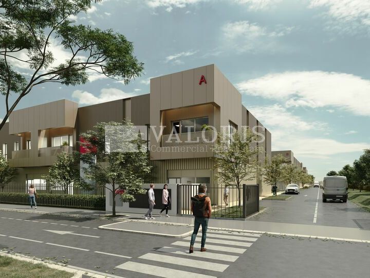 Vente local d''activites 5590 m² divisibles à partir de 345 m²