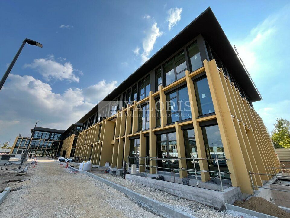 Location bureaux 2028 m² non divisibles