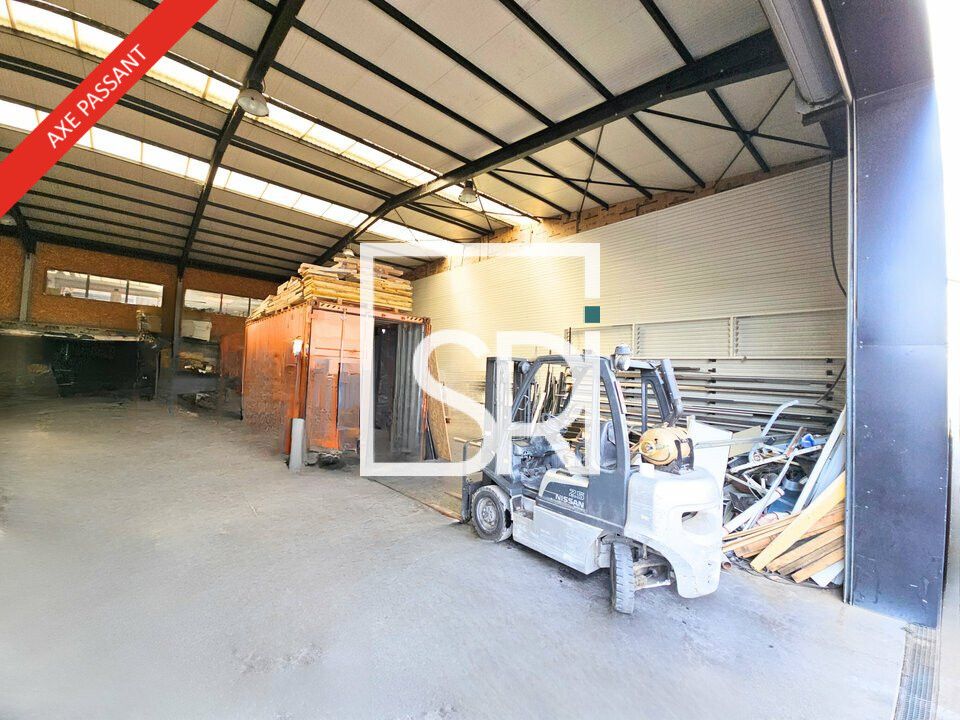 PROCHE A71 / A75 / A89 - LOCATION LOCAL D'ACTIVITÉ / ENTREPÔT AVEC BUREAUX + PARKING - 63800 COURNON D'AUVERGNE