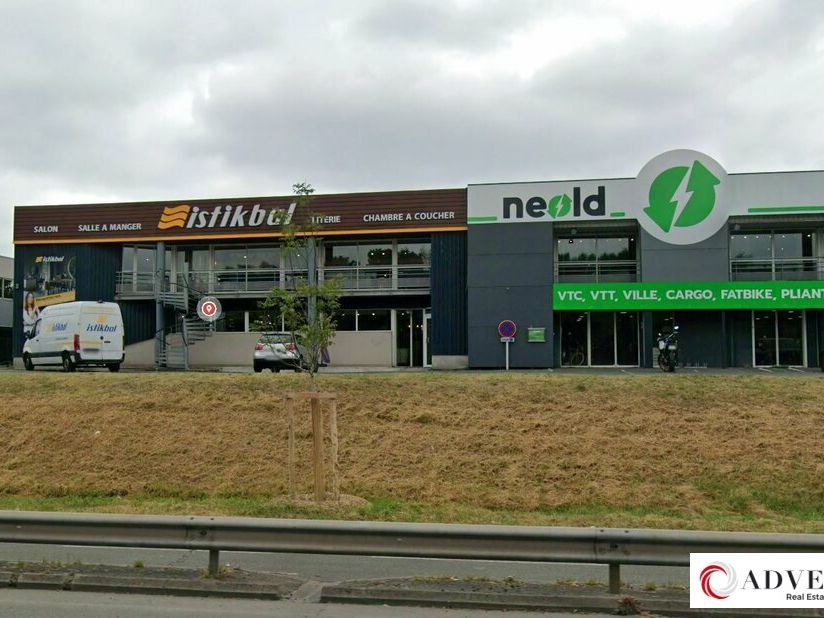 Location local commercial 900 m² non divisibles