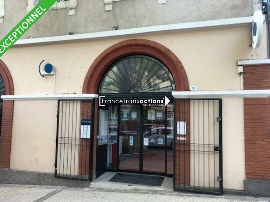 A LOUER LOCAL COMMERCIAL 365 m² CAHORS ANGLE DE RUE