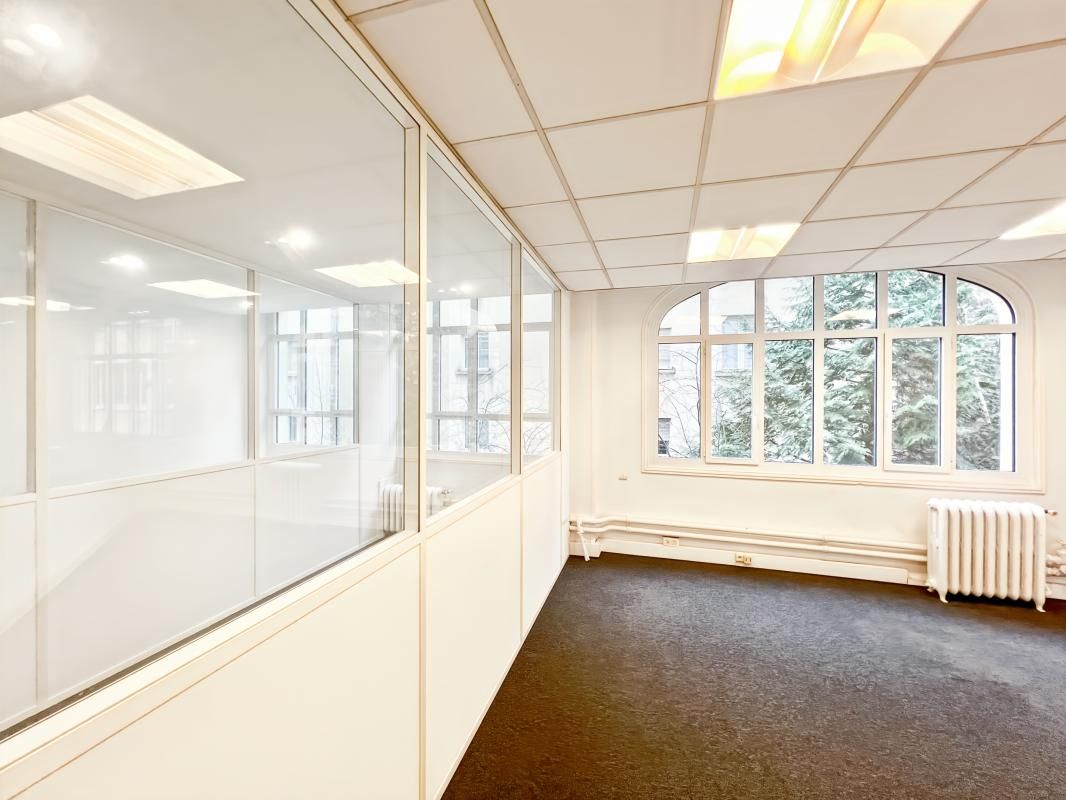 Location bureaux 150 m² non divisibles