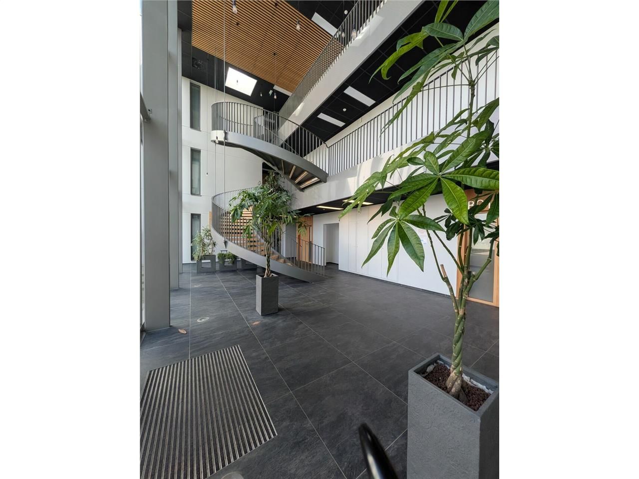 Location bureaux 70 m² non divisibles