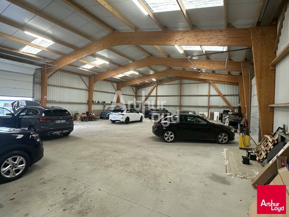 Accès direct à l'A84, à 15 minutes de Rennes et de Fougères