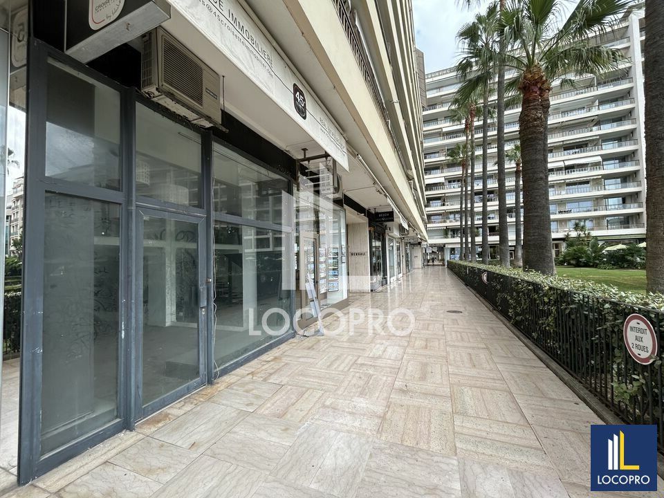 Location local commercial 101 m² non divisibles