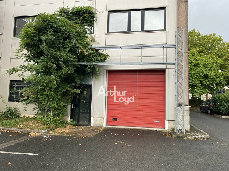 Location entrepot 1075 m² divisibles à partir de 119 m²