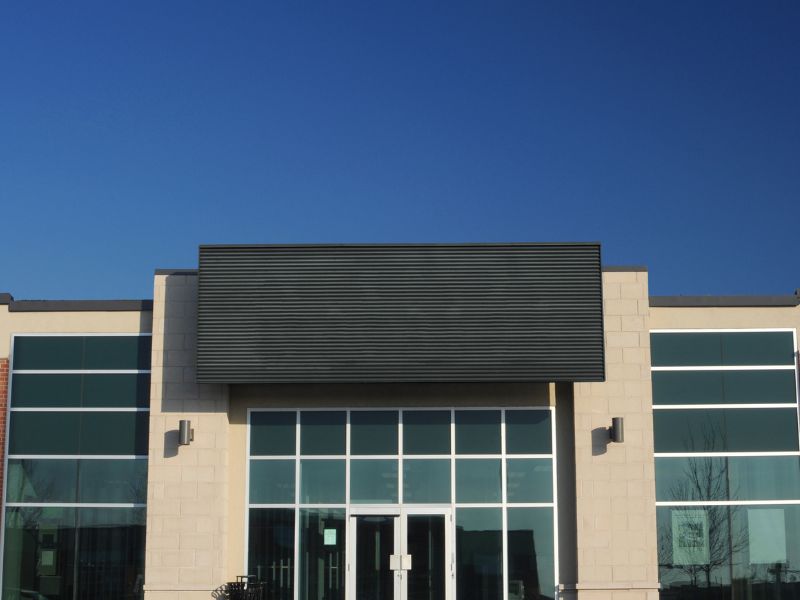 Location local 450.00 m² à MACON