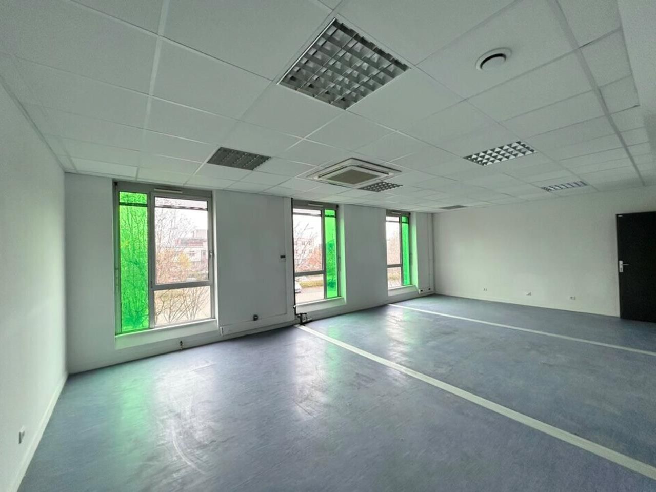 location - bureau - loos