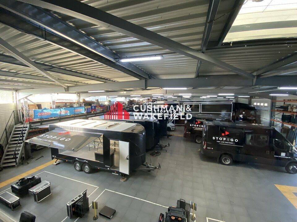 Location activité/entrepôt - 1168 m²