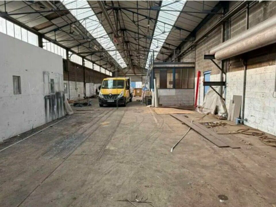 Location local d''activites 560 m² non divisibles