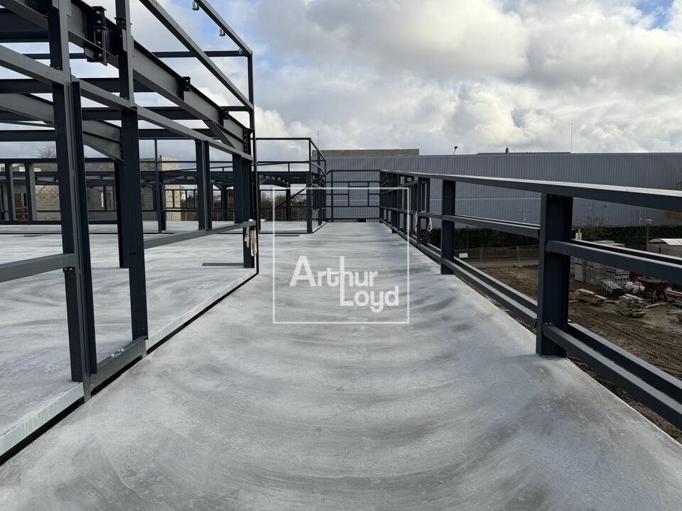 Cellules commerciales / Bureaux proche RER A LOGNES !