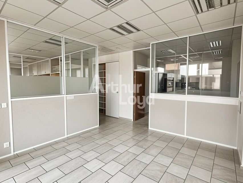 Vente local commercial 122 m² non divisibles