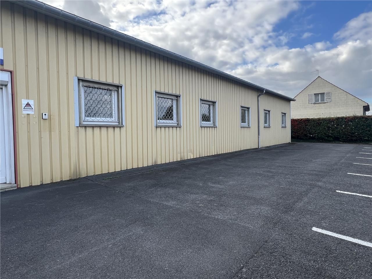 Location local 295 m² à Cormontreuil