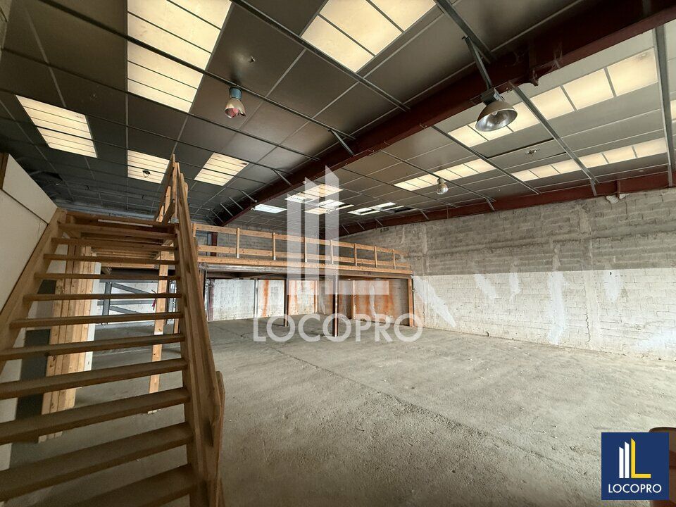A LOUER - LOCAL D'ACTIVITÉS - 375 M2 - MANDELIEU LA NAPOULE 