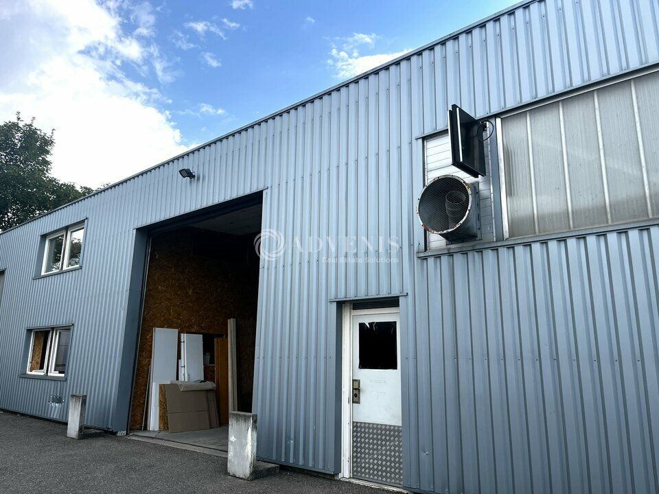 Vente local d''activites 940 m² divisibles à partir de 940 m²