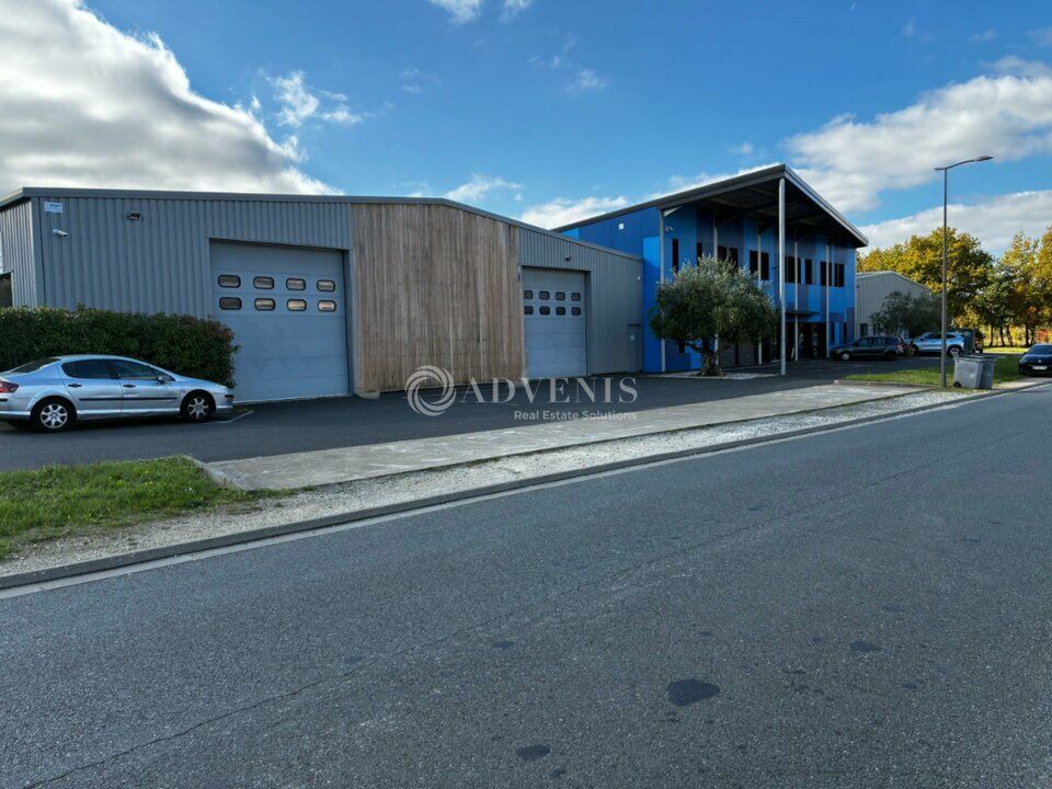 Vente local d''activites 2028 m² non divisibles