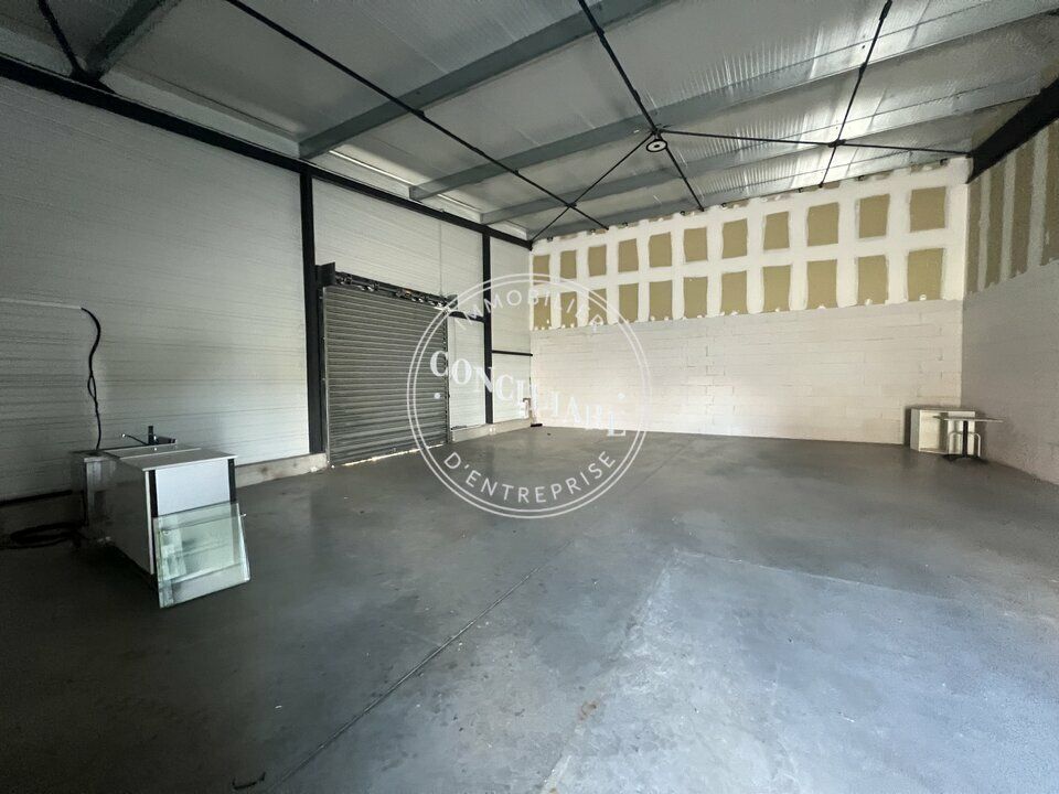 Location entrepot 125 m² non divisibles