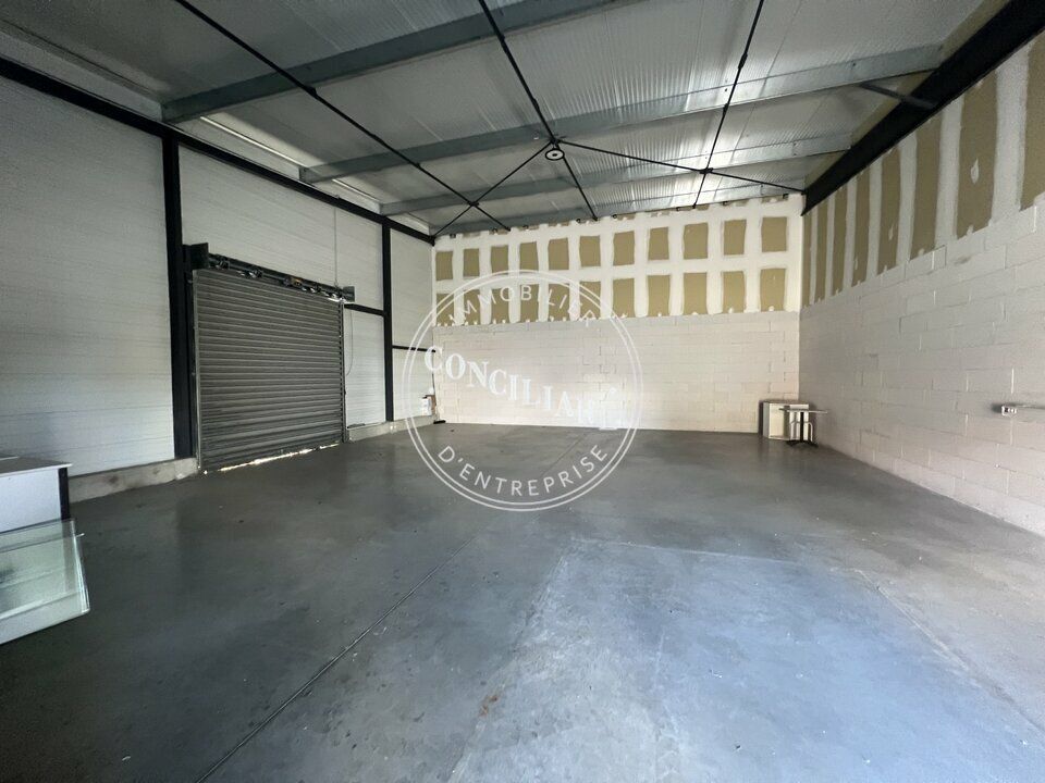 LOCATION ENTREPOT L'UNION 125m2.