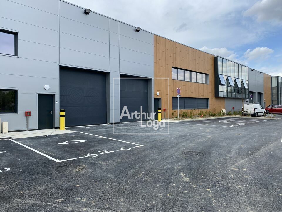 Location local d''activites 412.41 m² non divisibles