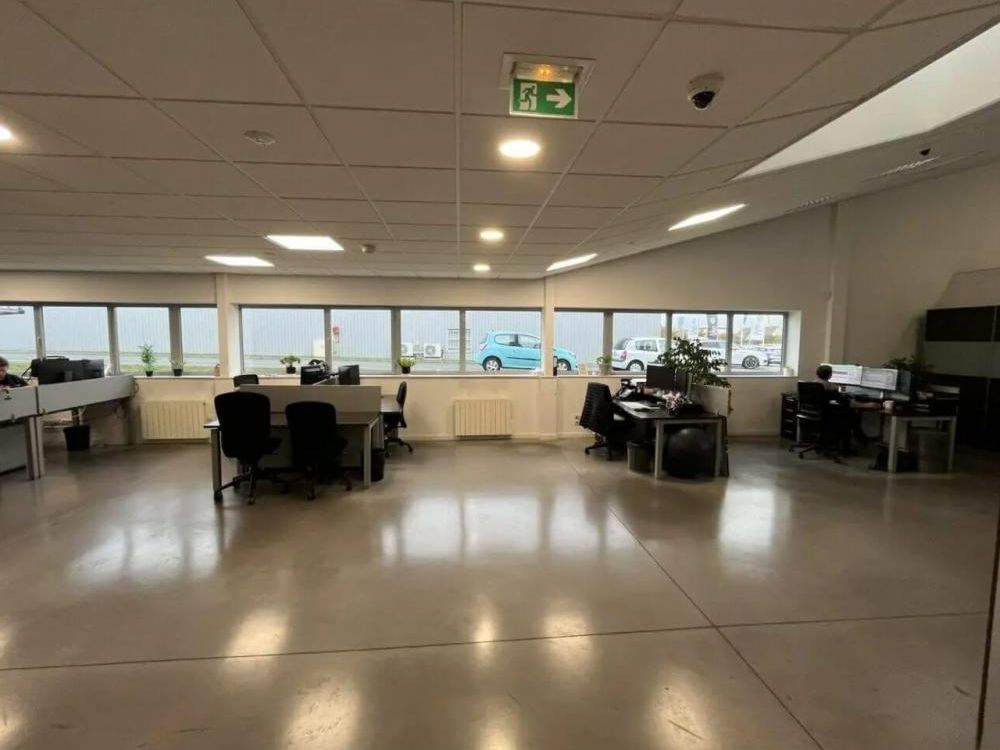 Location bureaux 400 m² non divisibles