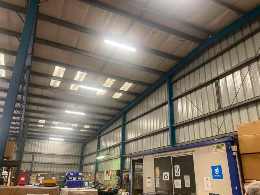 Location entrepôts 947 m² non divisibles