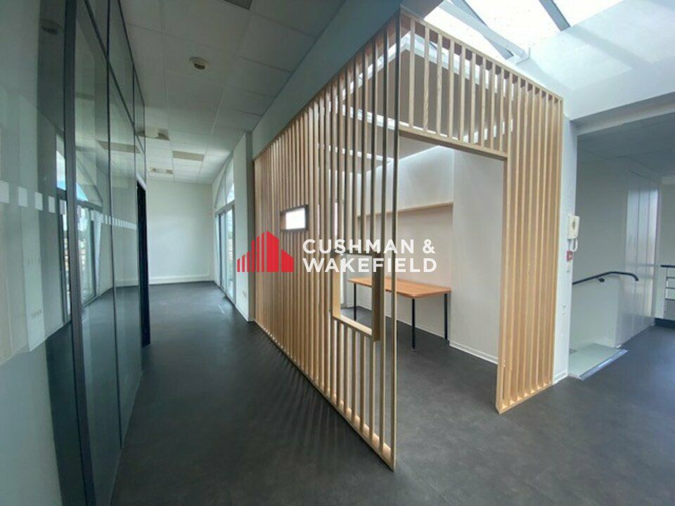 Vente bureaux 650 m² non divisibles