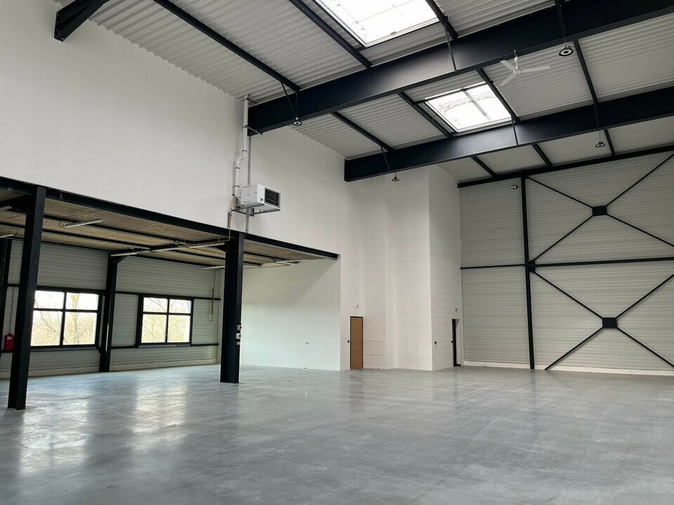 À LOUER – LOCAUX D'ACTIVITÉS NEUFS DE 890 À 1 630 m² – SITE SÉCURISÉ / LABEL HQE