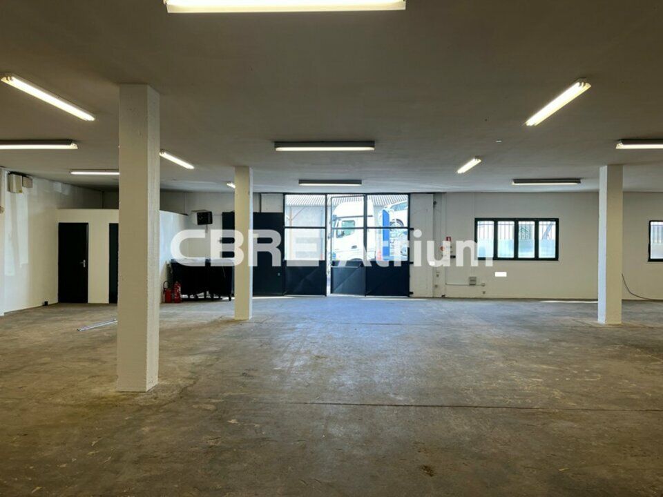 À LOUER - DEPOT DE 400 M² - AUBIERE ZONE D'ACTIVITE