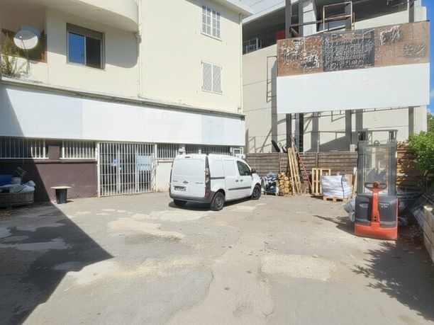 Location local d''activites 190 m² non divisibles