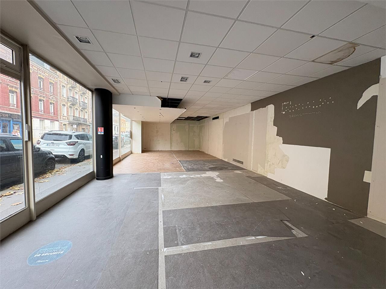 Location local commercial 290.00 m² à LE HAVRE