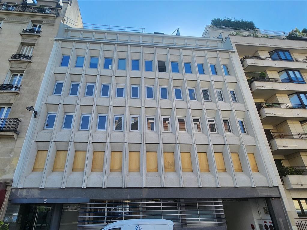 Location bureaux 185 m² divisibles à partir de 65 m²