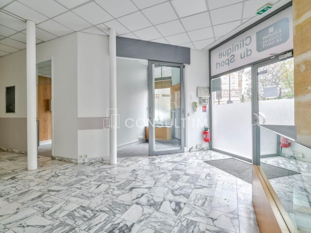 Vente local commercial 121 m² non divisibles