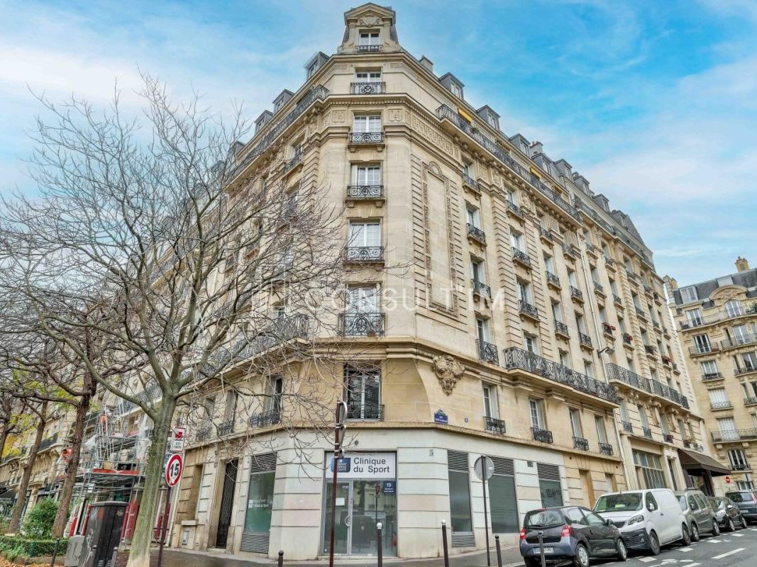 Location local commercial 121 m² non divisibles