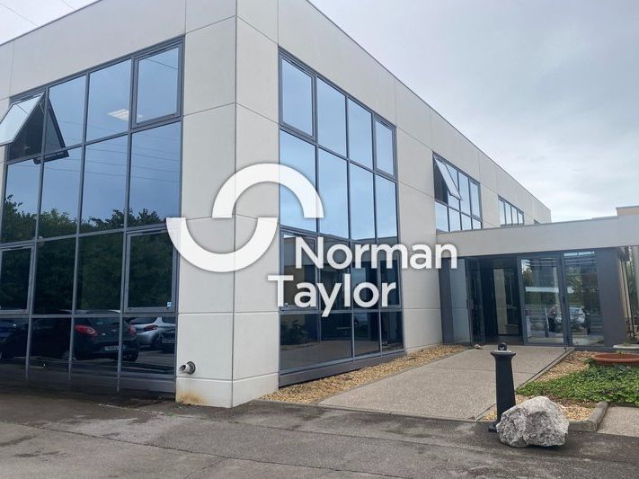 Location bureaux 125 m² divisibles à partir de 62.5 m²