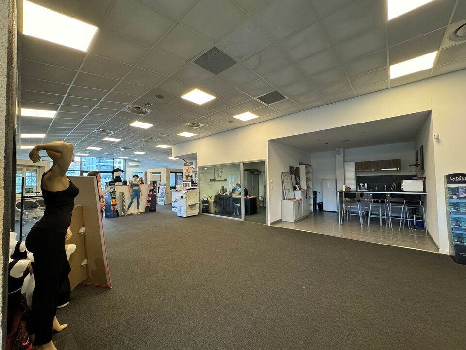 Location local d''activites 573 m² non divisibles