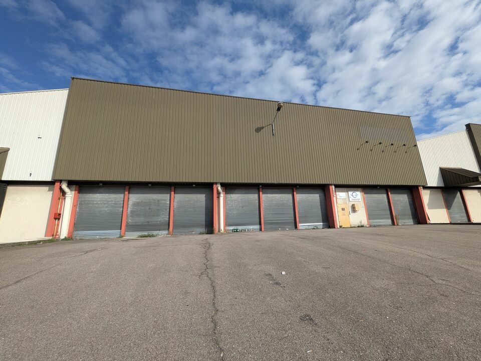 Location local d''activites 1480 m² non divisibles
