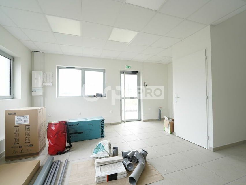 BUREAUX A LOUER - 60 m² - BELIGNEUX