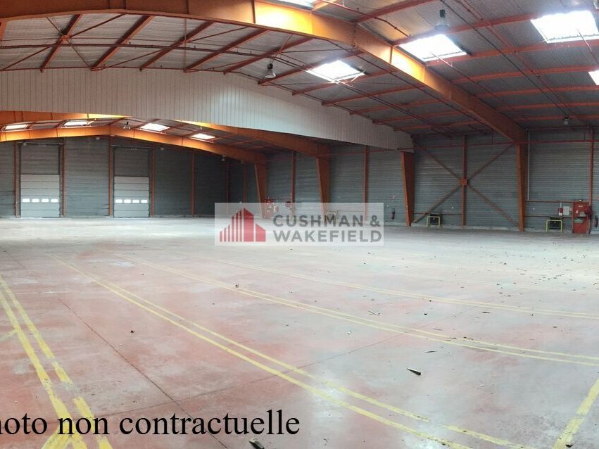 Location local d''activites 3380 m² non divisibles