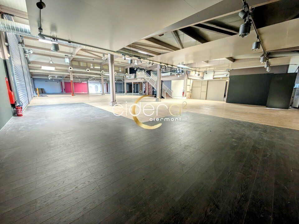 1464 m² pour ce local commercial en location à Cournon d'auvergne