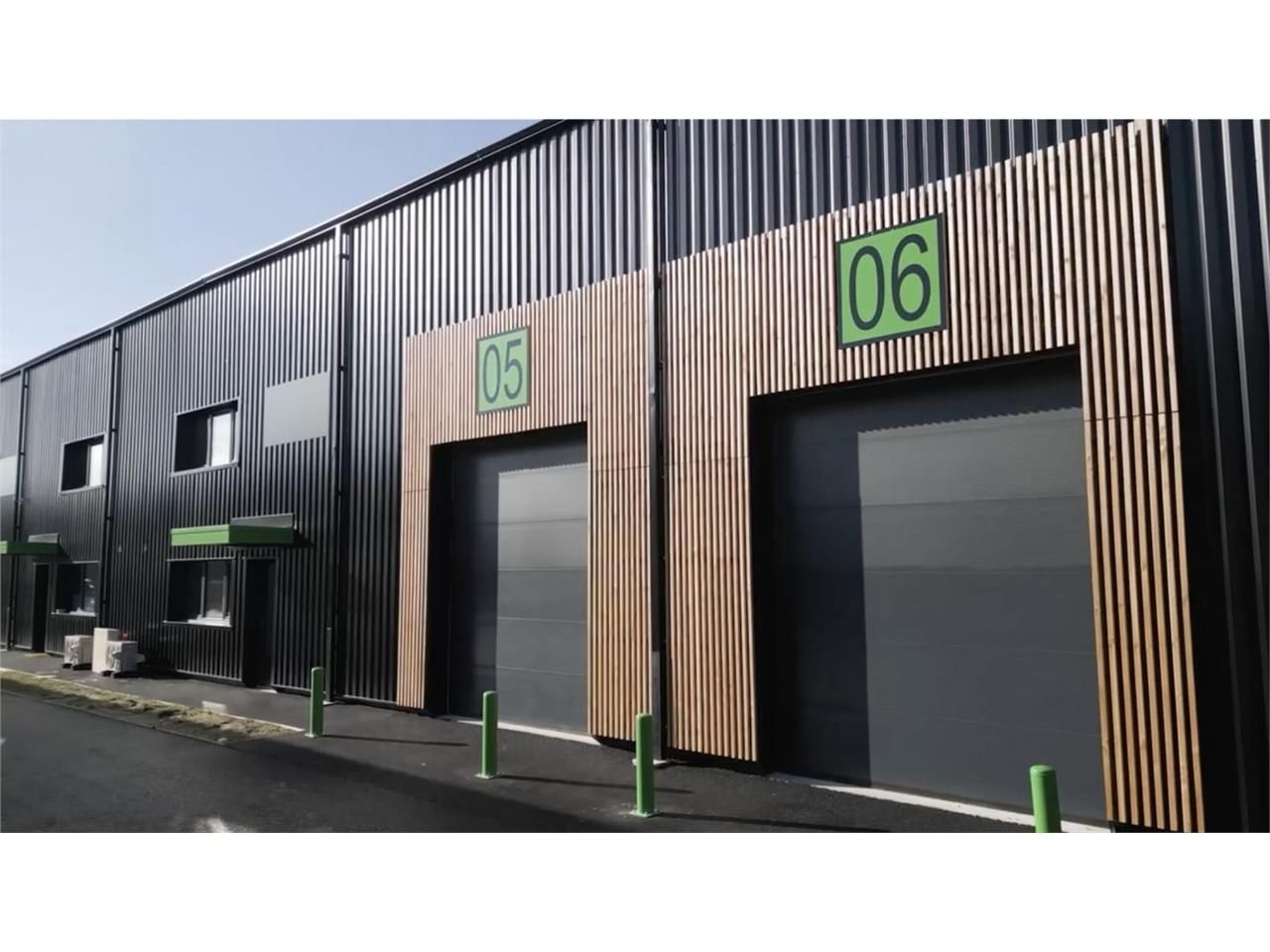 Location entrepôts 220 m² non divisibles