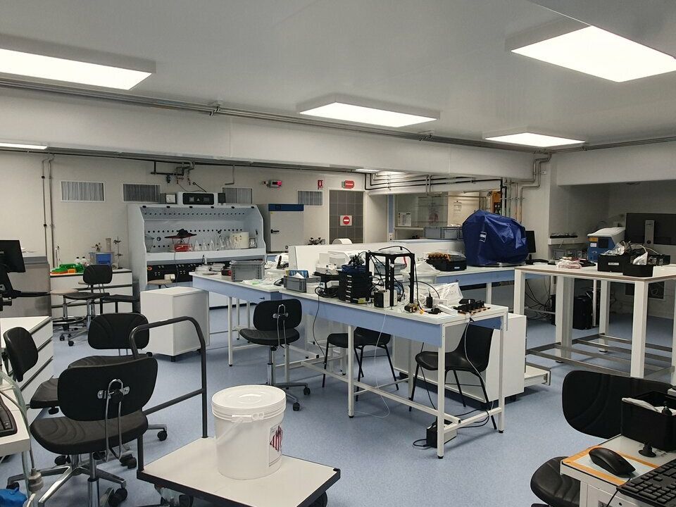 Location local d''activites 850 m² non divisibles