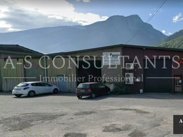 Location local commercial 400 m² non divisibles