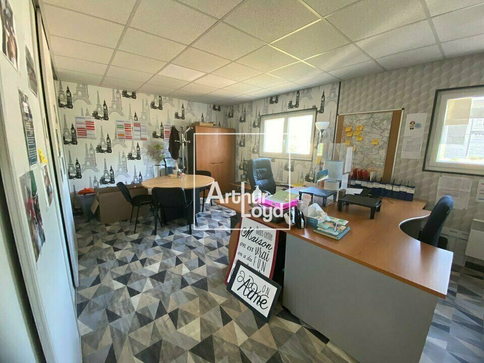 Bureaux dans un immeuble entretenu à la location