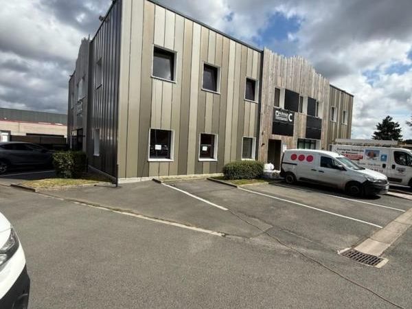 Location bureaux 673 m² divisibles à partir de 96 m²