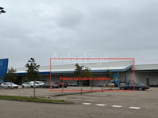 A LOUER - LOCAL COMMERCIAL - 1396m²