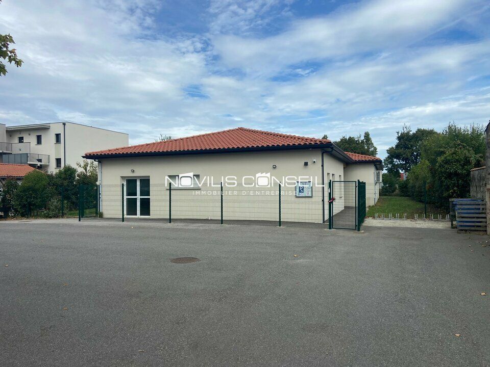 Bureau à vendre - 333 m²