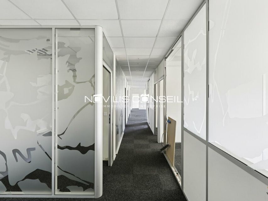 Bureau à vendre - 234 m²