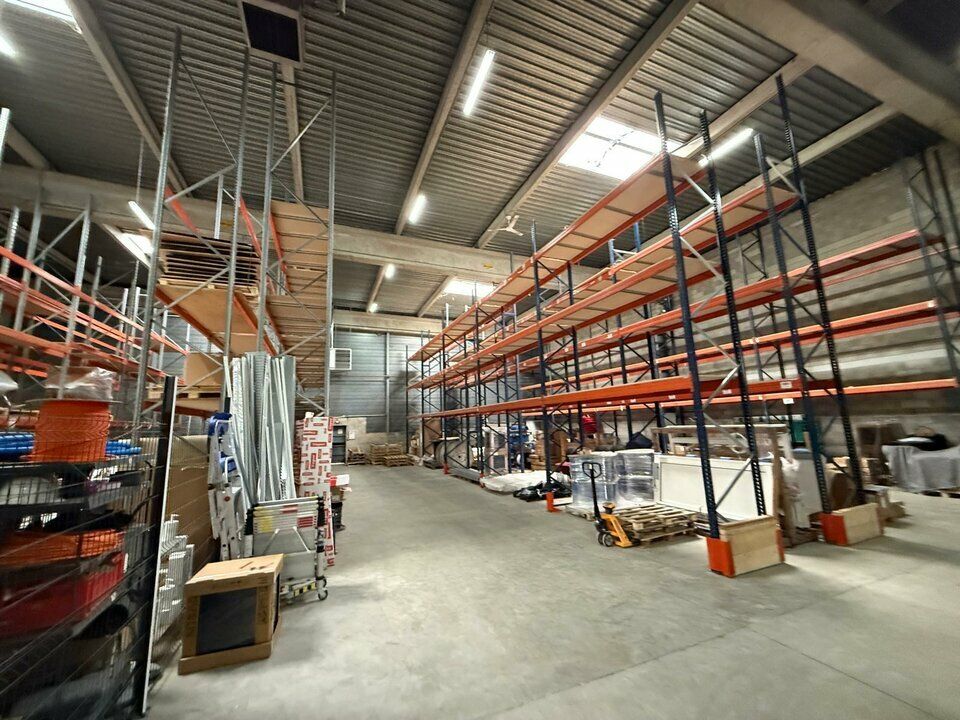 Location local d''activites 800.83 m² non divisibles