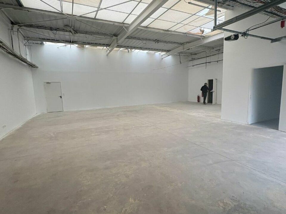 Location local d''activites 165 m² non divisibles