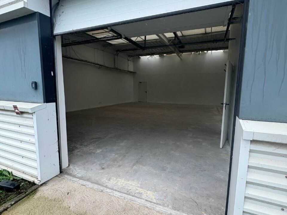 Local d'activités de 165 m² à louer proche Calais (62)